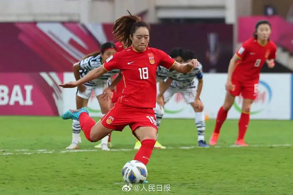 沙特阿拉伯女足运动员积极备战，为团队赢得胜利的简单介绍